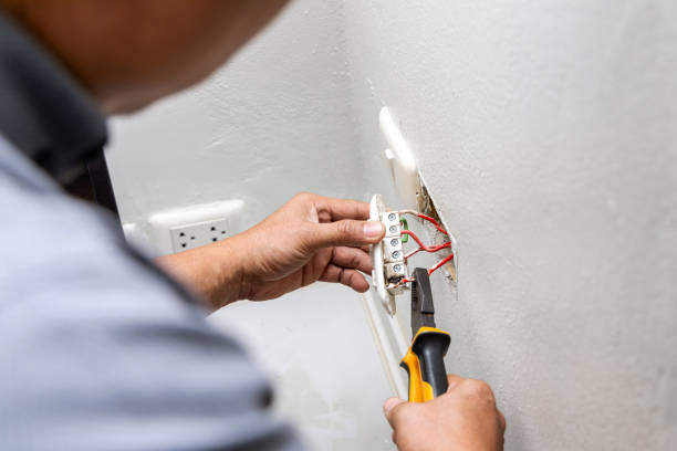 Best Electrical Outlet Repair  in Emeryville, CA